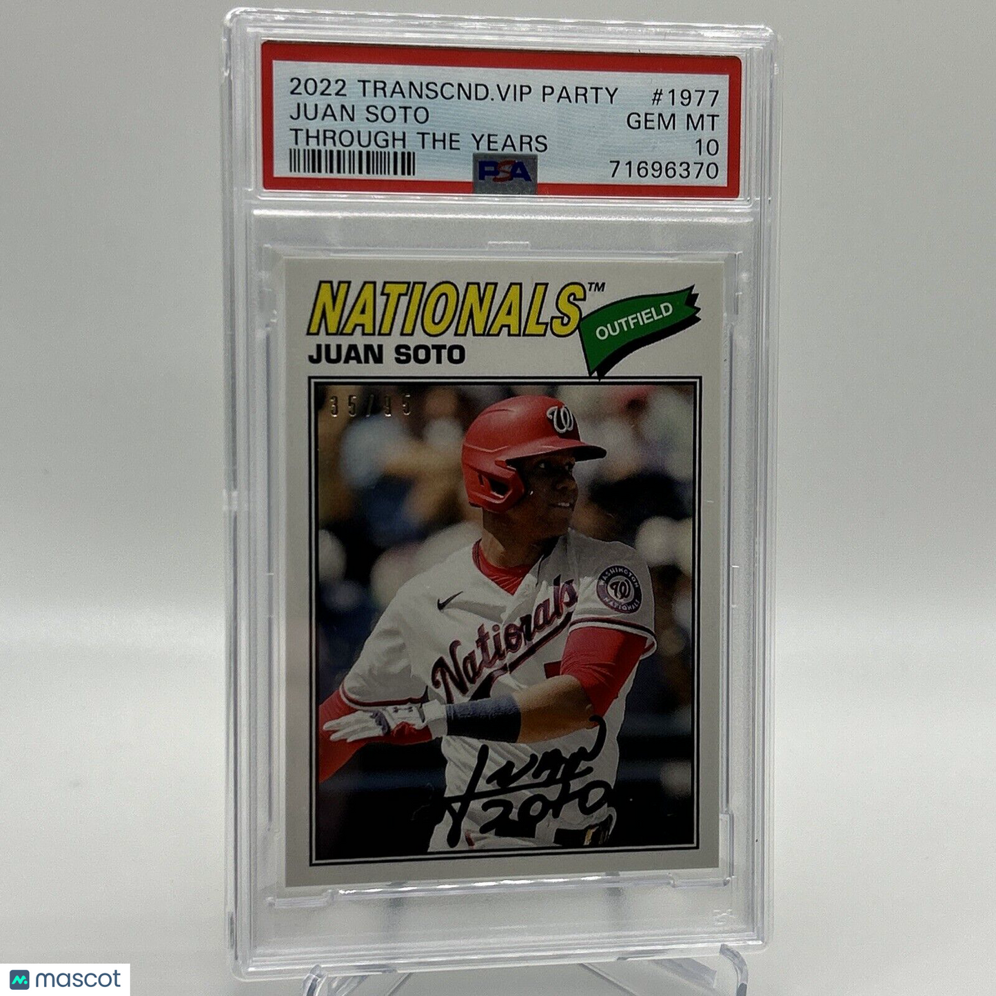 2022 Topps Transcendent VIP Party Juan Soto Baseball Card #1977 PSA 10 35/95