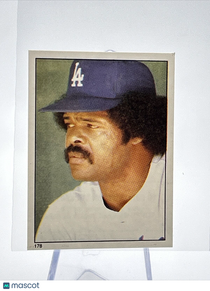 1981 Topps Stickers Reggie Smith Baseball Card #178 NM-Mint FREE SHIPPING