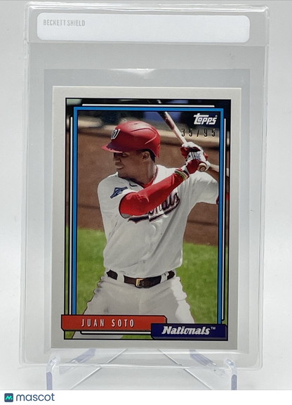 2021 Topps Transcendent Juan Soto Baseball Card #1992-JS 35/95 1992 Topps
