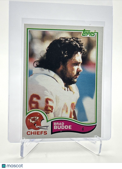 1982 Topps Brad Budde Rookie Football Card #111 NM-MT FREE SHIPPING