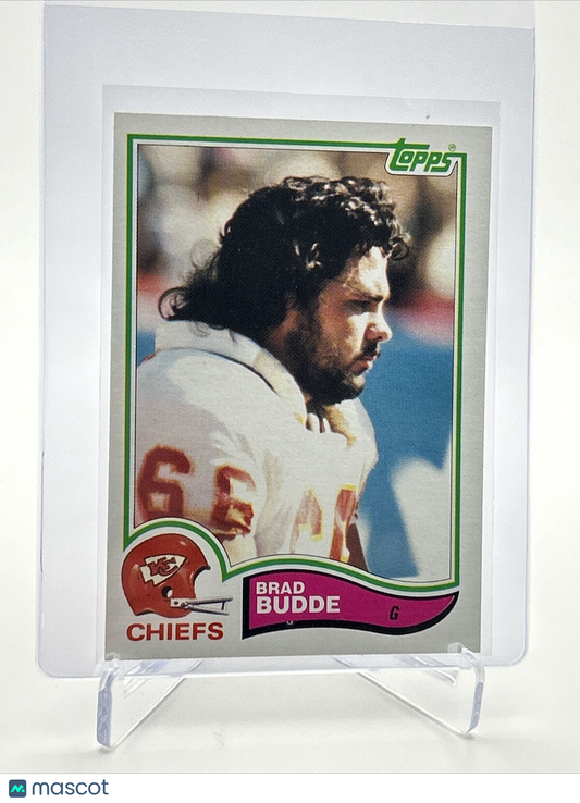 1982 Topps Brad Budde Rookie Football Card #111 NM-MT FREE SHIPPING