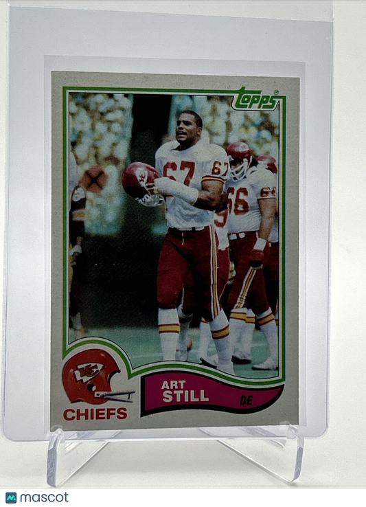 1982 Topps Art Still Football Card #124 NM-MT FREE SHIPPING
