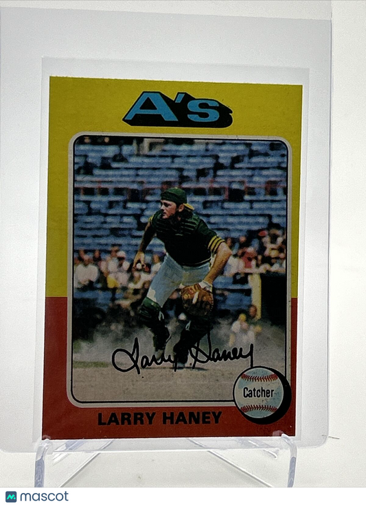 1975 Topps Larry Haney Baseball Card #626 NM Quality FREE SHIPPING