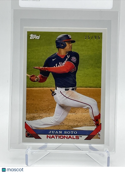 2021 Topps Transcendent Juan Soto Baseball Card #1993-JS 35/95 1993 Topps
