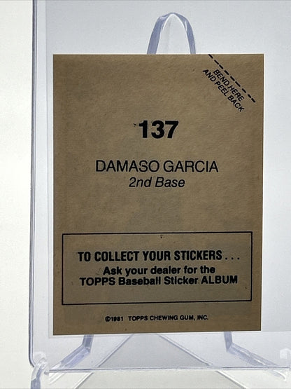 1981 Topps Stickers Damaso Garcia Baseball Card #137 NM-Mint FREE SHIPPING