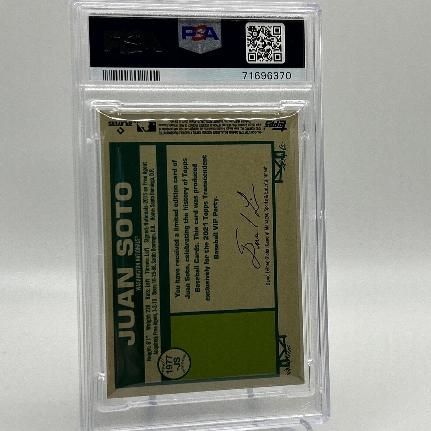 2022 Topps Transcendent VIP Party Juan Soto Baseball Card #1977 PSA 10 35/95