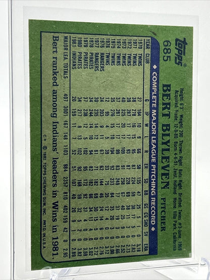 1982 Topps Bert Blyleven Baseball Card #685 NM-Mint FREE SHIPPING