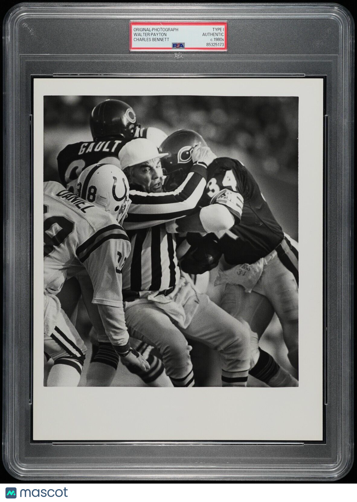 PSA/DNA Type 1 photo Walter Payton Chicago Bears 1980's by Charles Bennett