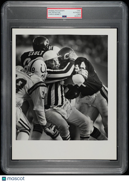 PSA/DNA Type 1 photo Walter Payton Chicago Bears 1980's by Charles Bennett