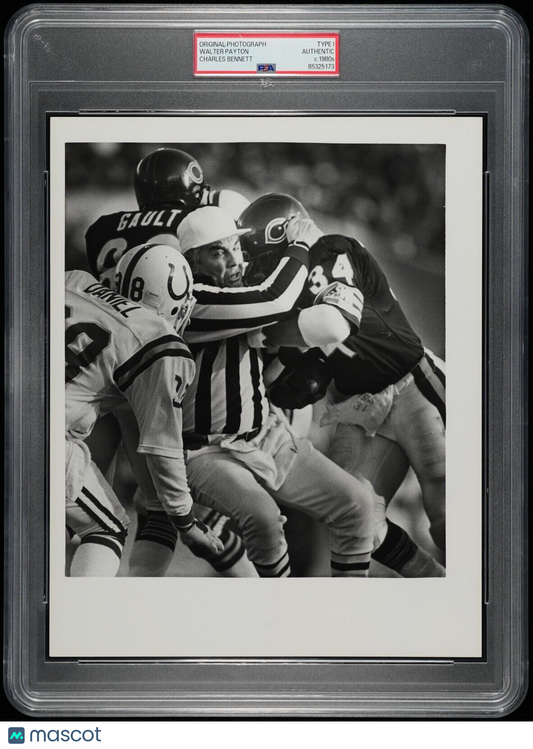 PSA/DNA Type 1 photo Walter Payton Chicago Bears 1980's by Charles Bennett