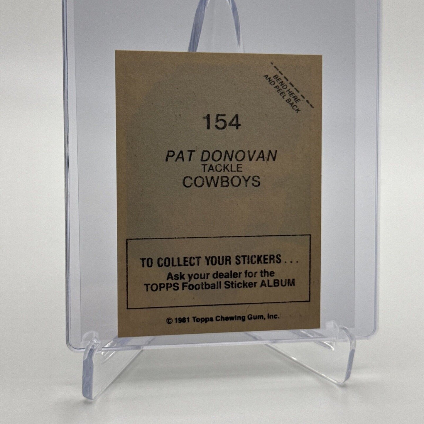 1981 Topps Pat Donovan Football Sticker Card #154 NM-MT FREE SHIPPING
