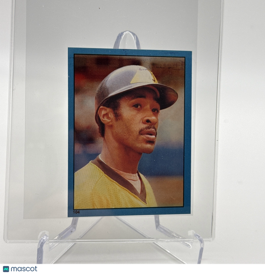 1982 O-Pee-Chee Stickers Ozzie Smith Baseball Card #104 NM-MT FREE SHIPPING