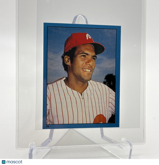 1982 O-Pee-Chee Stickers Manny Trillo Baseball Card #76 NM-MT FREE SHIPPING