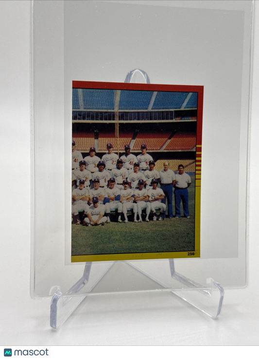 1982 O-Pee-Chee Stickers 1981 World Champions Card #256 NM-MT FREE SHIPPING
