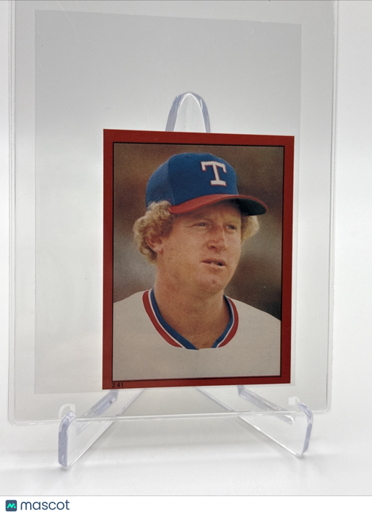 1982 O-Pee-Chee Stickers Pat Putnam Baseball Card #241 NM-MT FREE SHIPPING