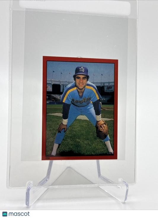 1982 O-Pee-Chee Stickers Julio Cruz Baseball Card #235 NM-MT FREE SHIPPING