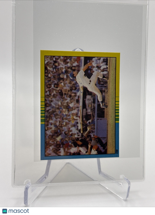 1982 O-Pee-Chee Stickers 1981 World Series Game 4 Card #258 NM-MT FREE SHIPPING