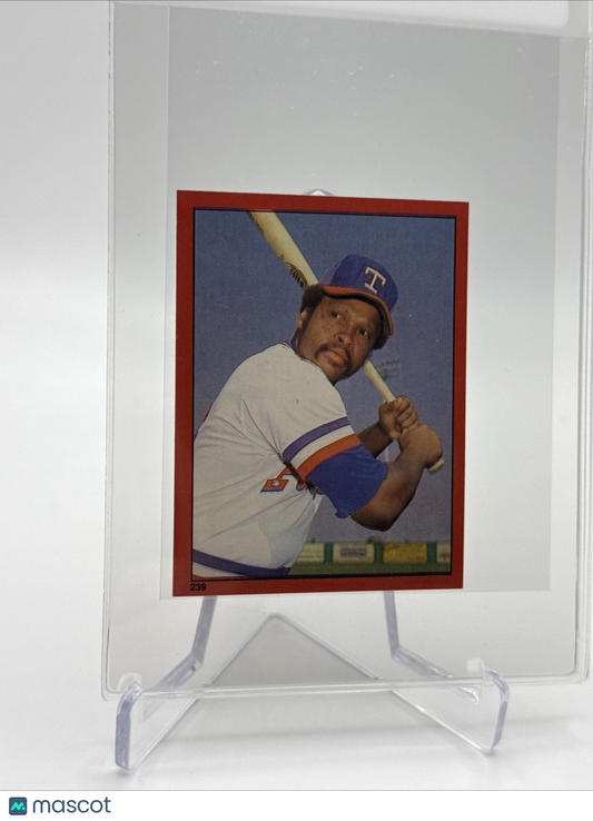 1982 O-Pee-Chee Stickers Al Oliver Baseball Card #239 NM-MT FREE SHIPPING